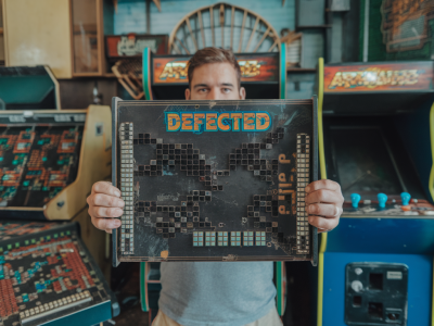 Wo und wie du defekte arcade‑boards sicher kaufst, prüfst und für die sammlung restaurierst (versand, verifikation, kostenvoranschlag)